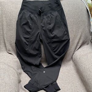 Lululemon Women’s 4 Black Joggers Tonal Stripe Dance Studio Travel Mid Pants